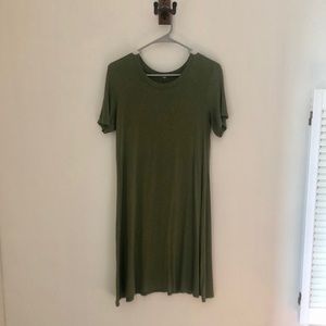 Casual green t-shirt dress size M